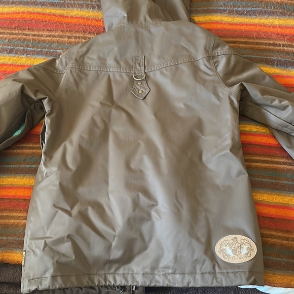 Burton snowboarding/ski jacket. - Picture 4 of 4